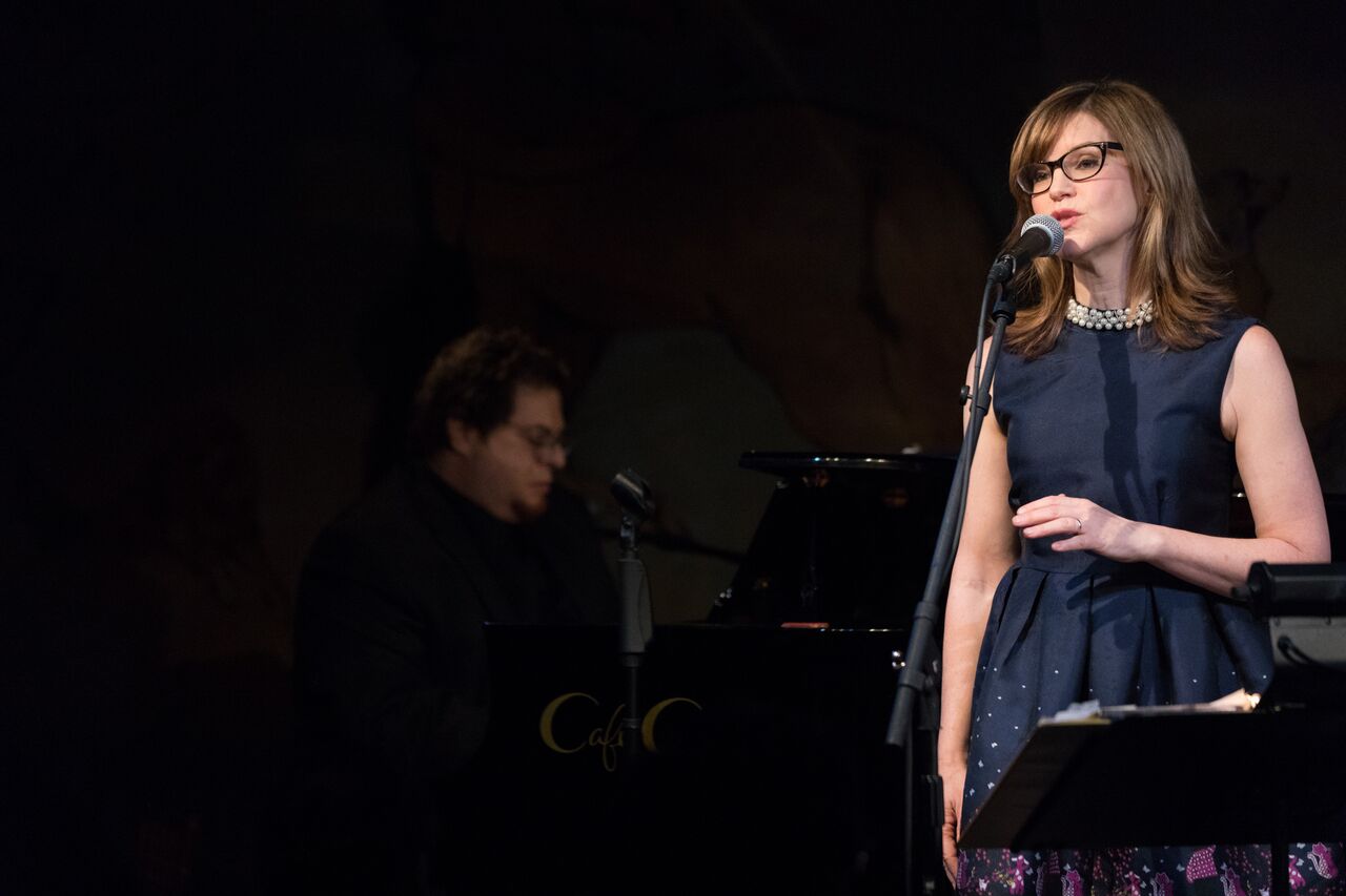 Lisa Loeb at Café Carlyle - Theater Pizzazz