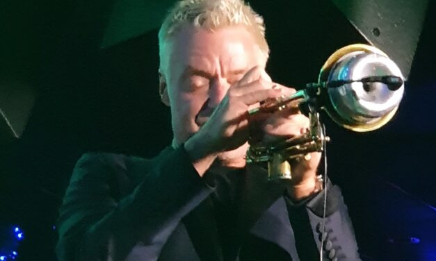 CHRIS BOTTI – 17th Annual Holiday Residency