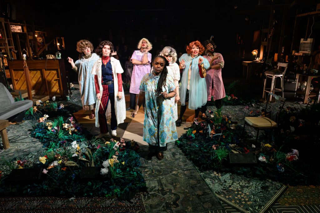 (L-R) Alexandra Crosby, Caro Moore, Zack Zaromatidis, Kenita Miller, Francesca Dawis, El Beh, Kris Saint-Lewis in 'Animal Wisdom' (Ben Arons)